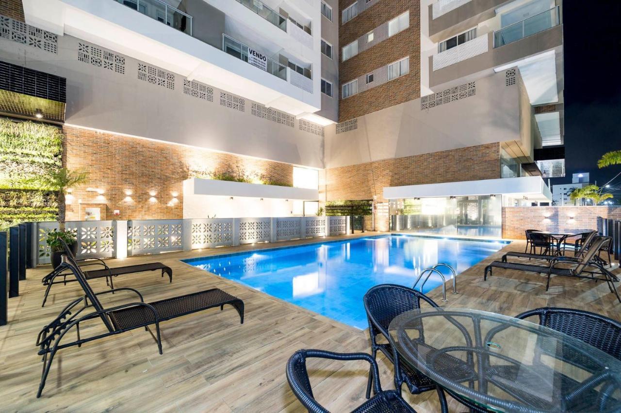 Terrazzo 602B: Beachfront Duplex with Pool and Fitness Center Bombinhas Exterior photo
